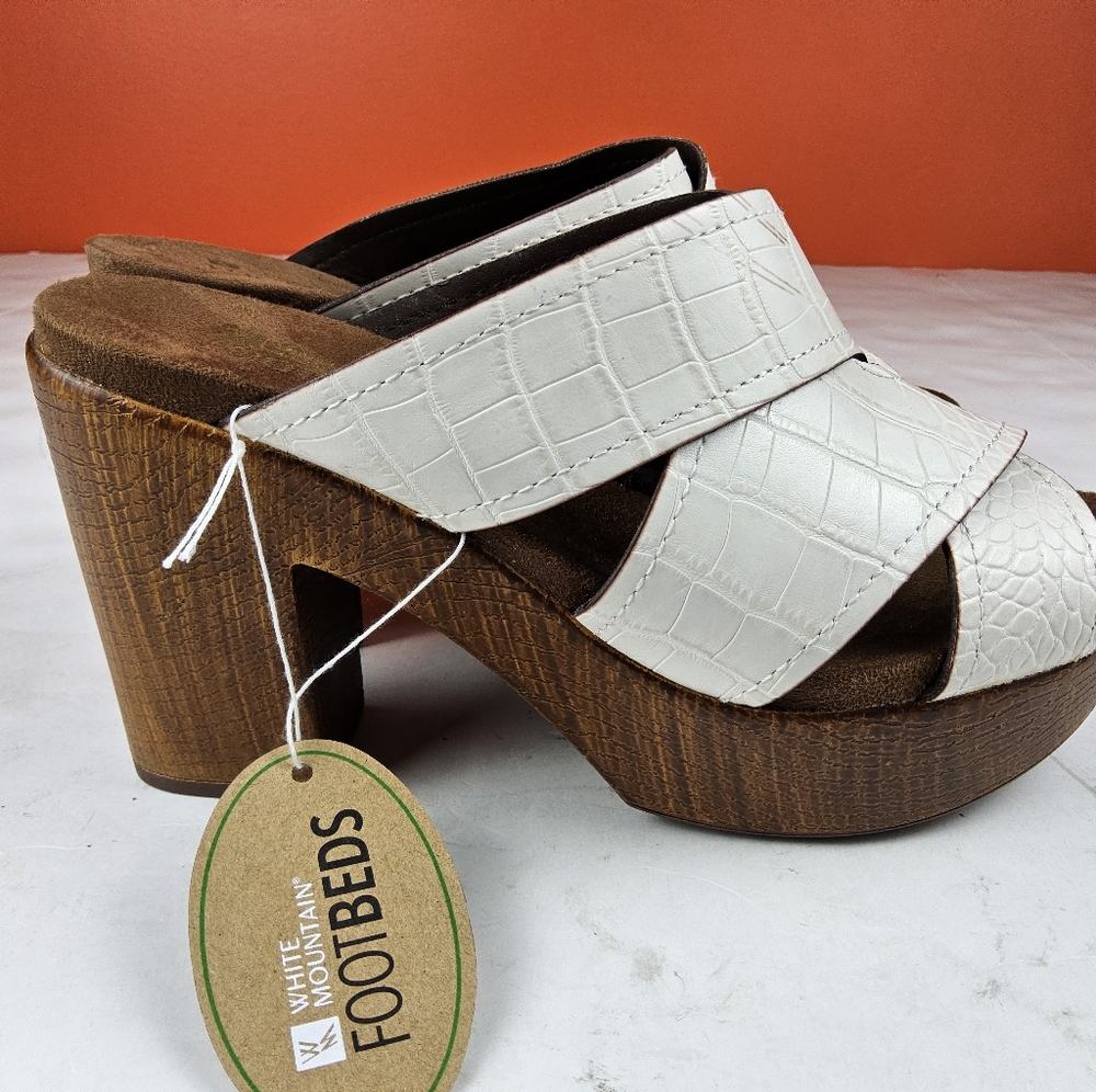 White Mountain Women Block Heel Open Toe Sandal White 7.5 (lot 1204)